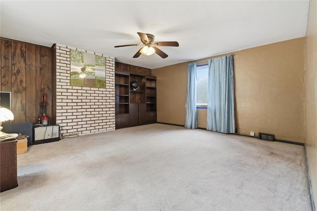 1058 Thompson Run Rd, West Mifflin, PA 15122