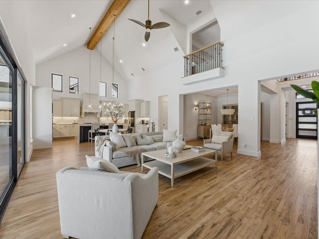 2216 Winding Creek Circle, Fort Worth, TX 76008