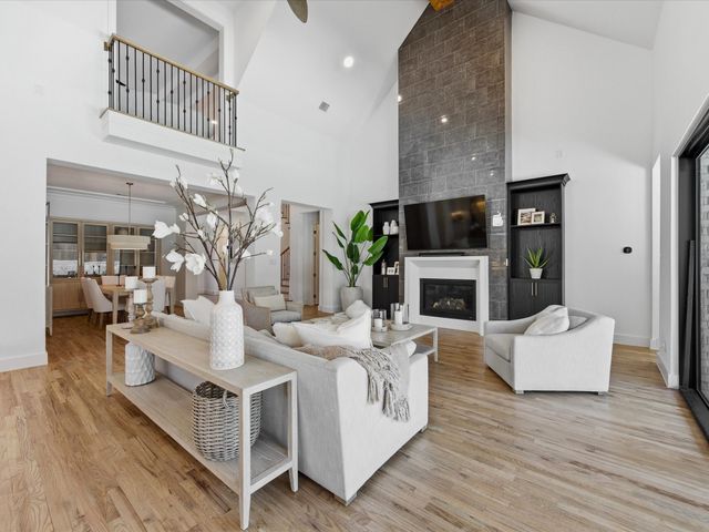 2216 Winding Creek Circle, Fort Worth, TX 76008
