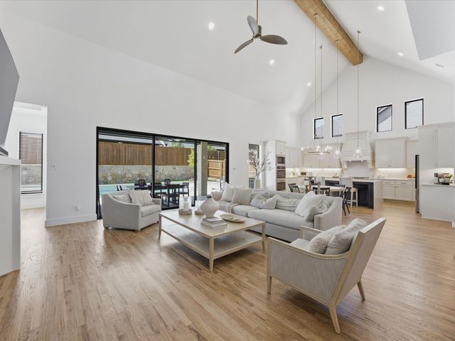 2216 Winding Creek Circle, Fort Worth, TX 76008