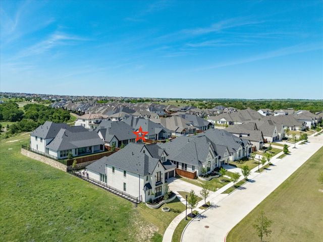 2216 Winding Creek Circle, Fort Worth, TX 76008