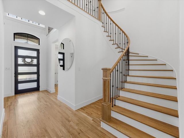 2216 Winding Creek Circle, Fort Worth, TX 76008