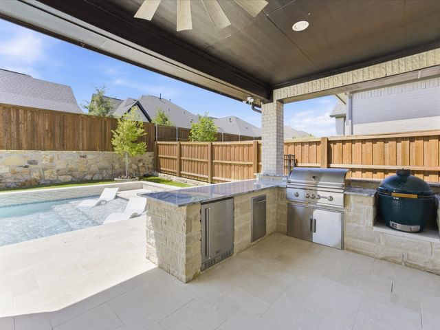 2216 Winding Creek Circle, Fort Worth, TX 76008