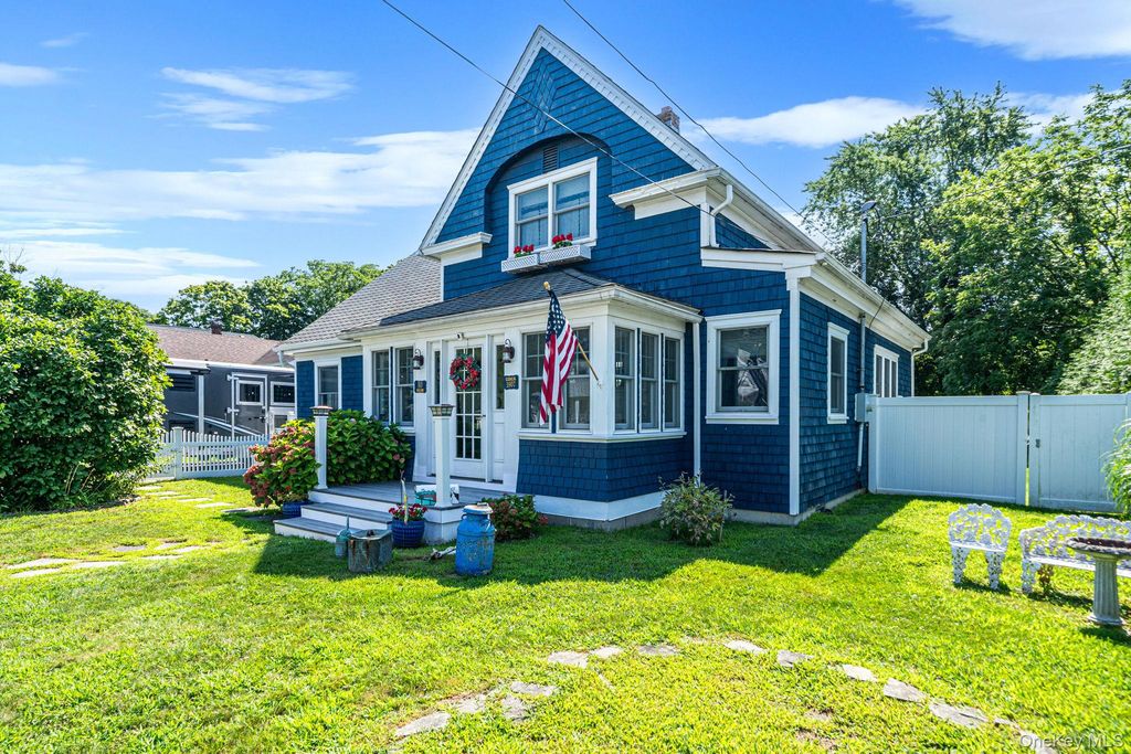 10 Park Street, Blue Point, NY 11715 — photo 2