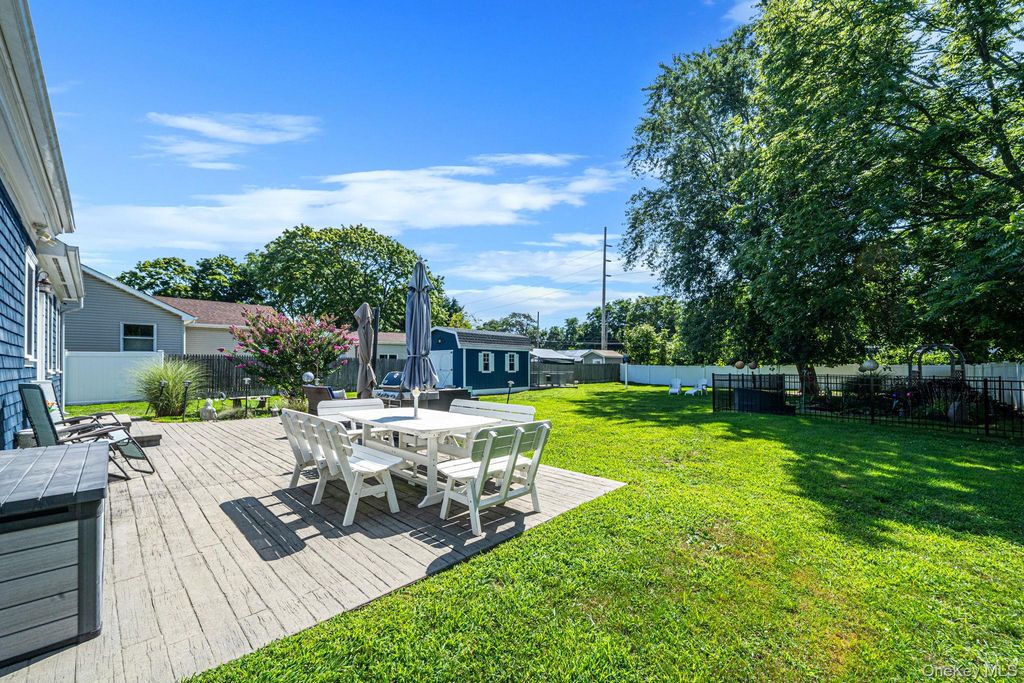 10 Park Street, Blue Point, NY 11715 — photo 4