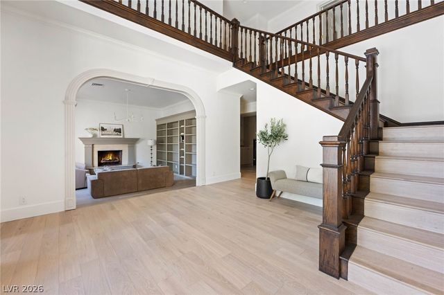 30 Quail Hollow Drive, Henderson, NV 89014