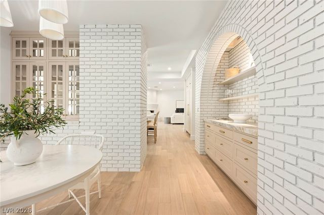 30 Quail Hollow Drive, Henderson, NV 89014