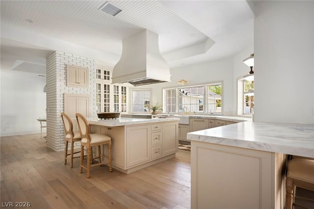 30 Quail Hollow Drive, Henderson, NV 89014