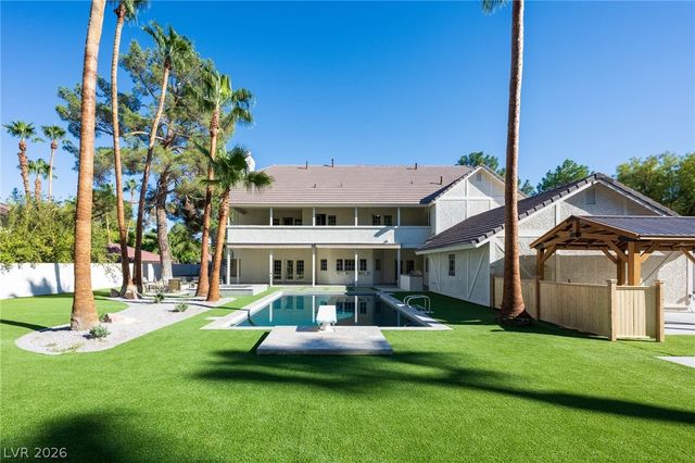 30 Quail Hollow Drive, Henderson, NV 89014