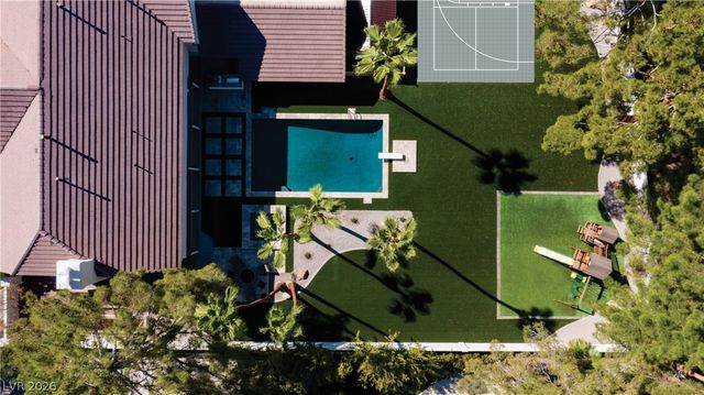 30 Quail Hollow Drive, Henderson, NV 89014