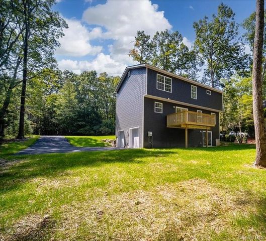 17 Mountain Top Road, Mountain Dale, NY 12763