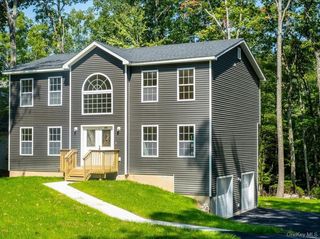 17 Mountain Top Road, Mountain Dale, NY 12763