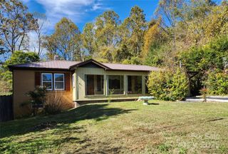 127 Longview Drive, Hendersonville, NC 28791