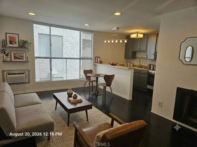 11645 Montana Avenue 110, Los Angeles, CA 90049