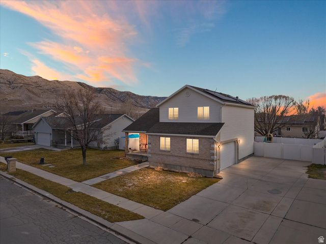 2126 E LODGE POLE DR, Eagle Mountain, UT 84005