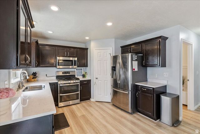 2126 E LODGE POLE DR, Eagle Mountain, UT 84005