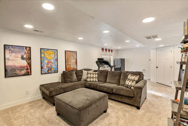 2126 E LODGE POLE DR, Eagle Mountain, UT 84005