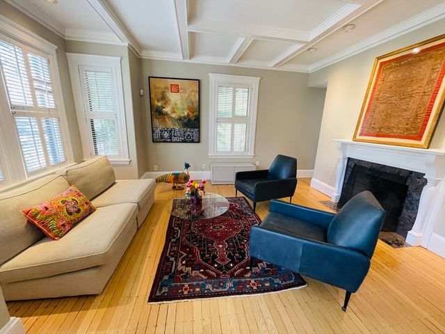 109 Hammond St 109, Cambridge, MA 02138