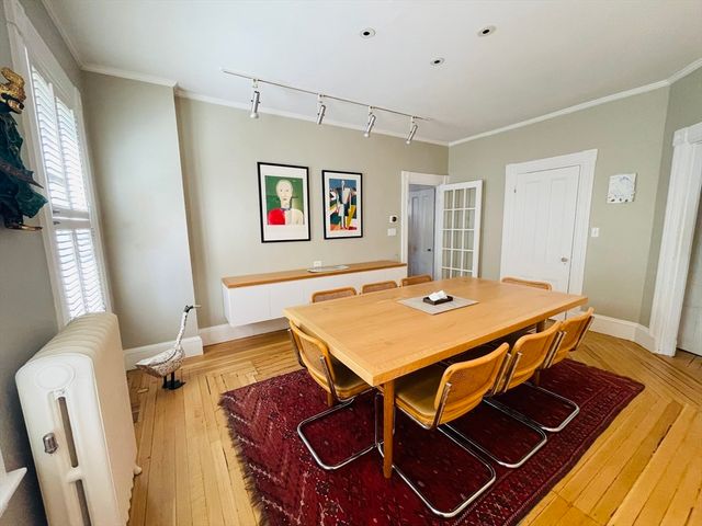 109 Hammond St 109, Cambridge, MA 02138