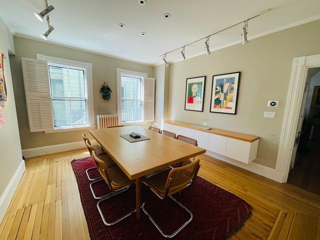 109 Hammond St 109, Cambridge, MA 02138