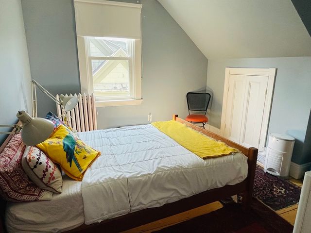 109 Hammond St 109, Cambridge, MA 02138