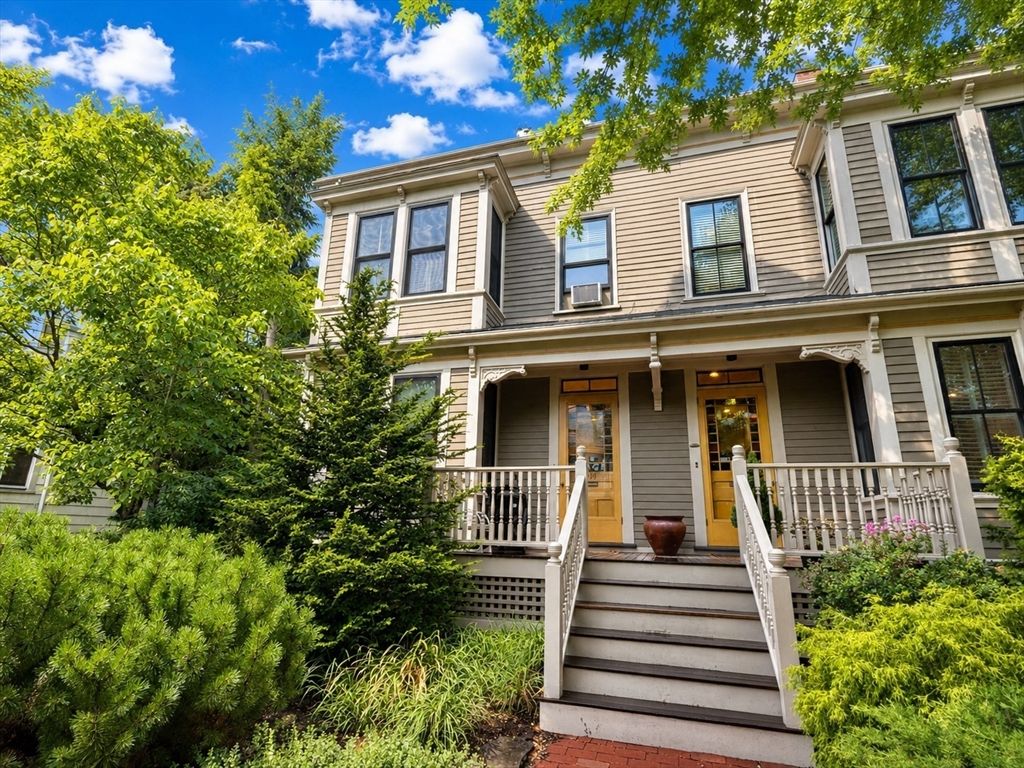 109 Hammond St 109, Cambridge, MA 02138
