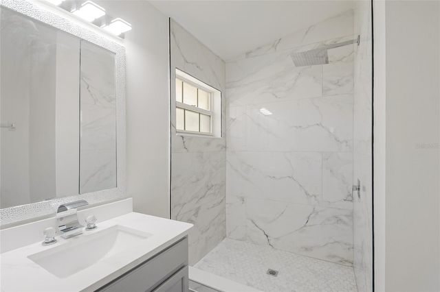 109 N FAULKNER AVENUE, Leesburg, FL 34748