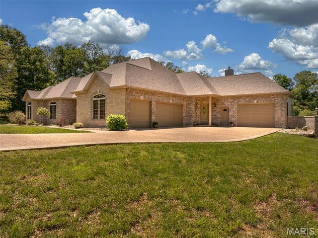 3840 Rooster Ridge Lane, Defiance, MO 63341