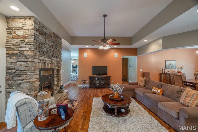 3840 Rooster Ridge Lane, Defiance, MO 63341