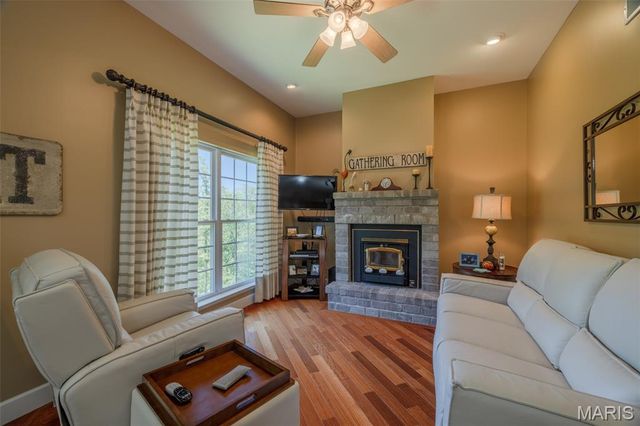 3840 Rooster Ridge Lane, Defiance, MO 63341