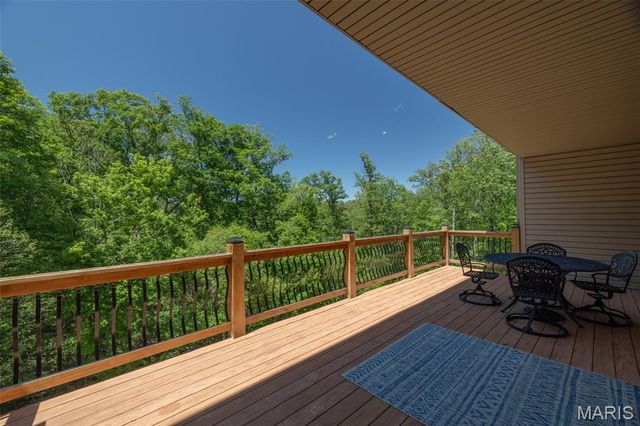 3840 Rooster Ridge Lane, Defiance, MO 63341