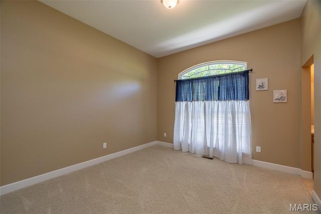 3840 Rooster Ridge Lane, Defiance, MO 63341