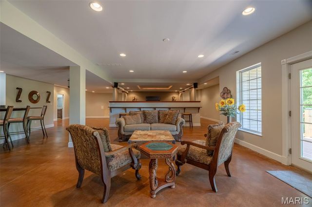 3840 Rooster Ridge Lane, Defiance, MO 63341