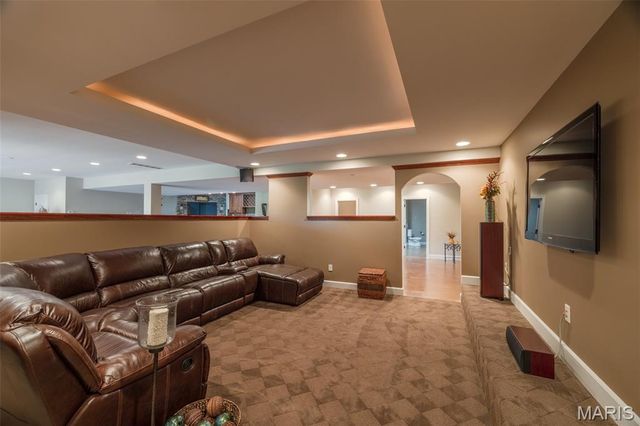 3840 Rooster Ridge Lane, Defiance, MO 63341