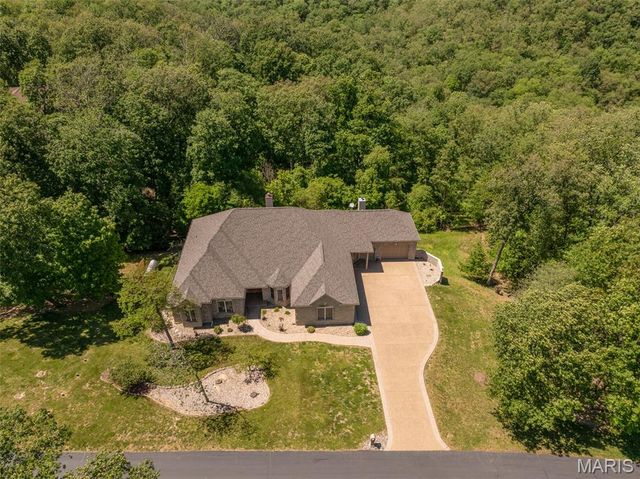 3840 Rooster Ridge Lane, Defiance, MO 63341