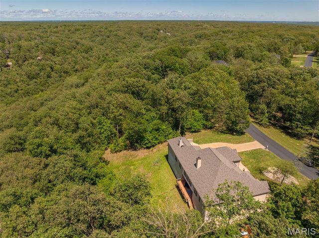 3840 Rooster Ridge Lane, Defiance, MO 63341