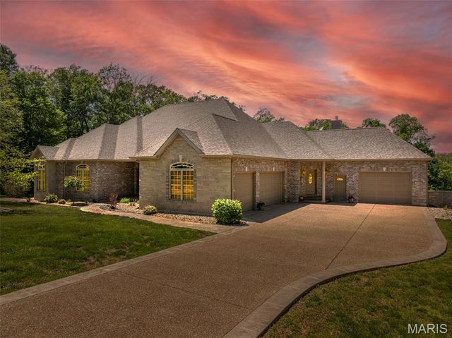 3840 Rooster Ridge Lane, Defiance, MO 63341