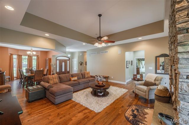 3840 Rooster Ridge Lane, Defiance, MO 63341