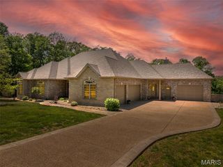 3840 Rooster Ridge Lane, Defiance, MO 63341
