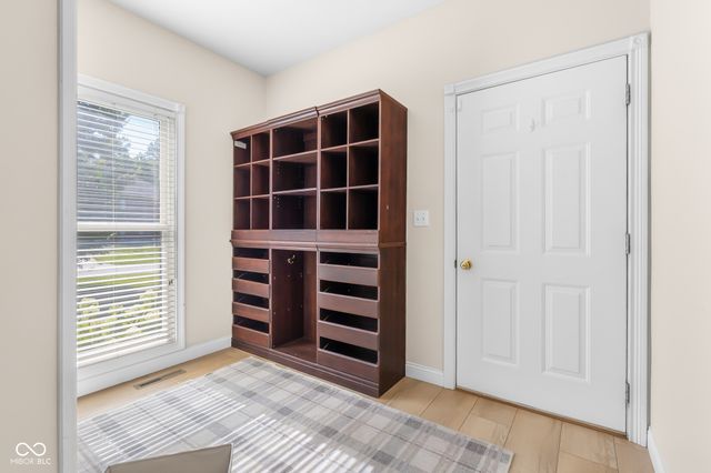 2561 Apple Blossom Lane, Columbus, IN 47201