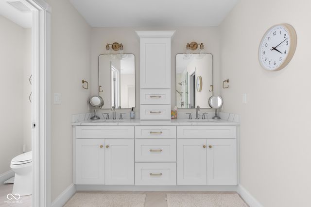 2561 Apple Blossom Lane, Columbus, IN 47201