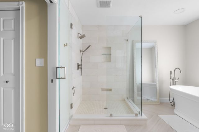 2561 Apple Blossom Lane, Columbus, IN 47201