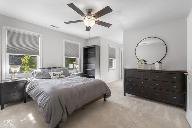 2561 Apple Blossom Lane, Columbus, IN 47201