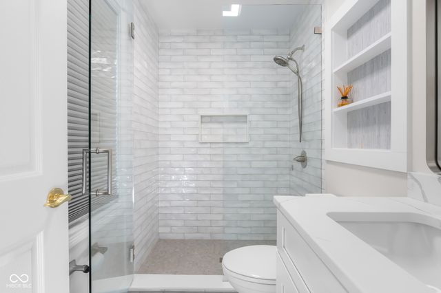 2561 Apple Blossom Lane, Columbus, IN 47201