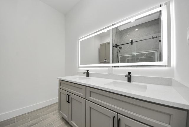 316 E Oakdale Street, Dayton, TX 77535