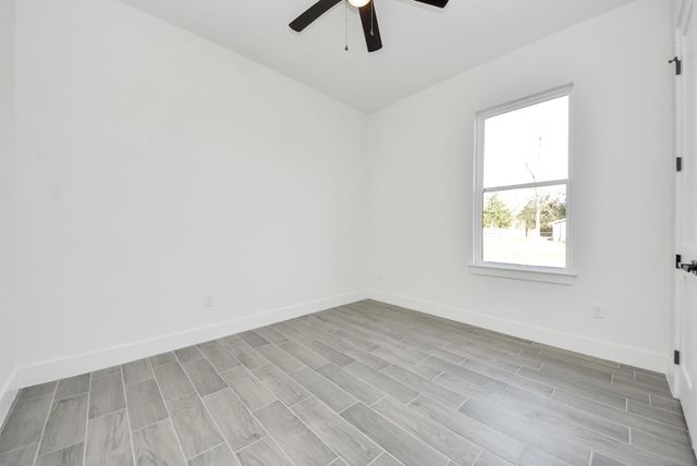 316 E Oakdale Street, Dayton, TX 77535
