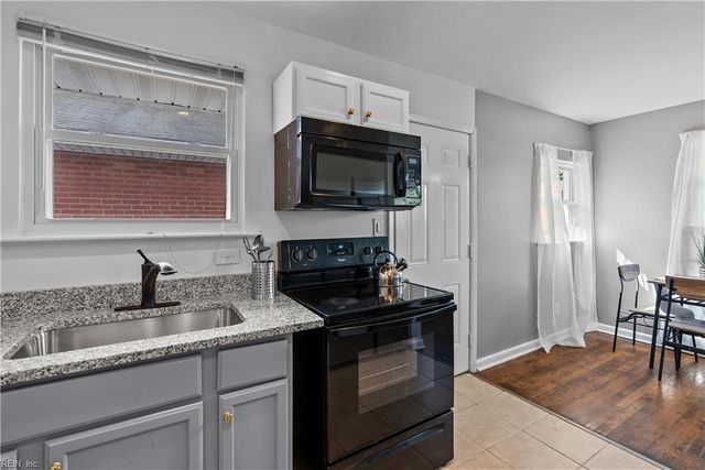 526 Powhatan PW, Hampton, VA 23661