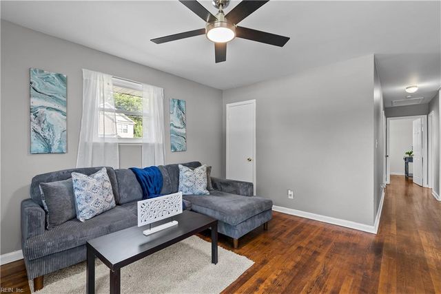 526 Powhatan PW, Hampton, VA 23661