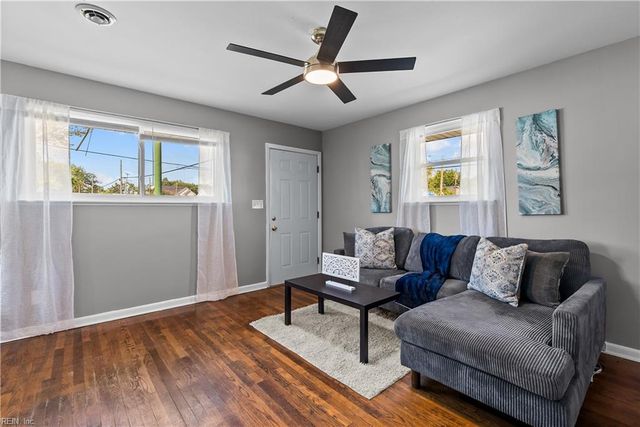 526 Powhatan PW, Hampton, VA 23661