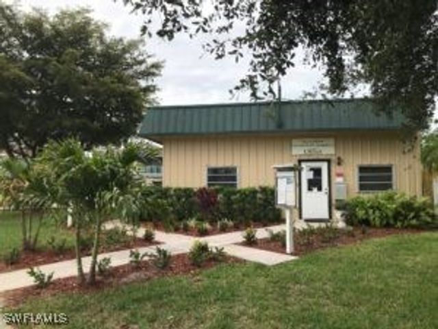 3358 Royal Canadian TRCE 3, Fort Myers, FL 33907